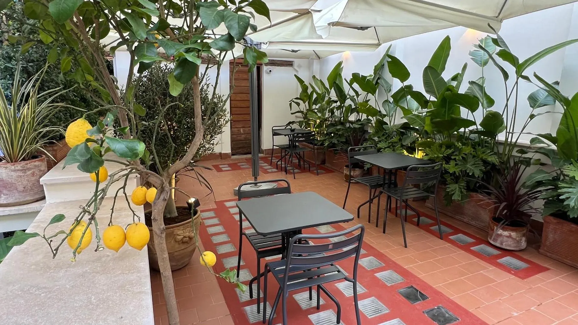 Hotel Affreschi Al Pantheon Roma 0*,  Italia