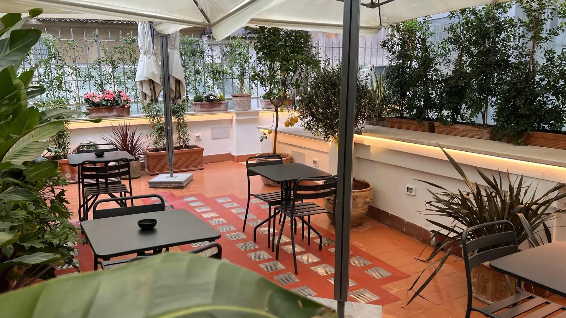 Hotel Affreschi Al Pantheon Roma 0*,  Italia